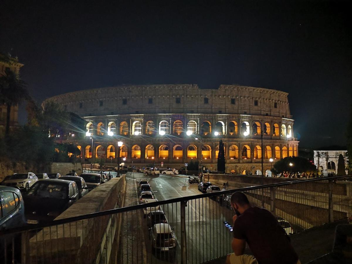 רומא Superattico Sul Colosseo מראה חיצוני תמונה